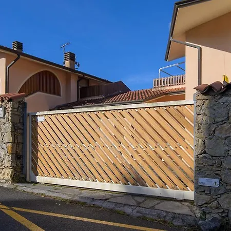 Azzurro Apartment